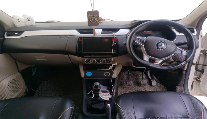 2022 Renault TRIBER RXZ, Petrol, Manual, 1,35,102 km, interior