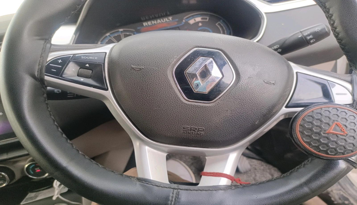 2022 Renault TRIBER RXZ, Petrol, Manual, 1,35,102 km, interior