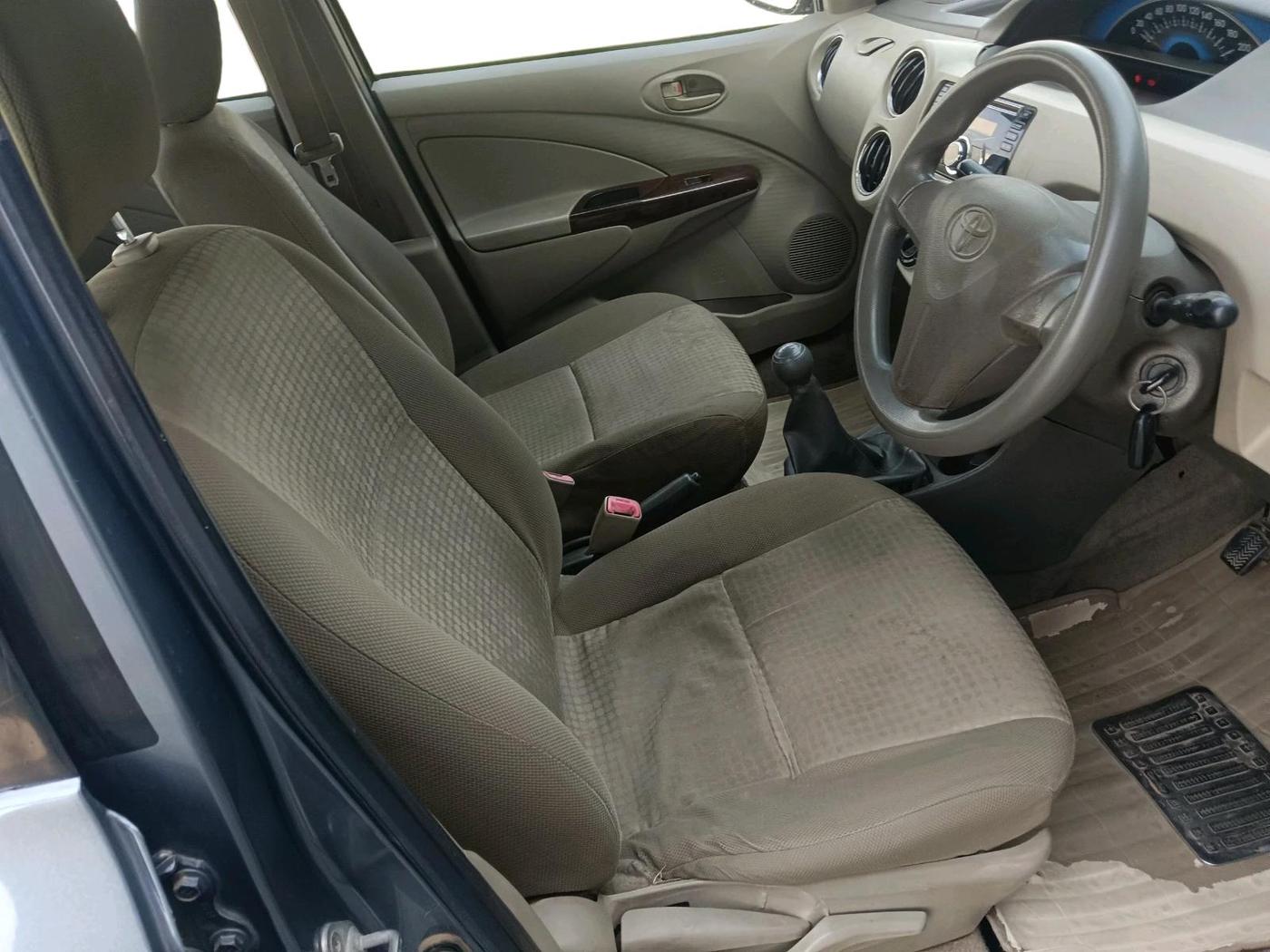 2014 Toyota Etios G, Petrol, Manual, 1,49,019 km, interior