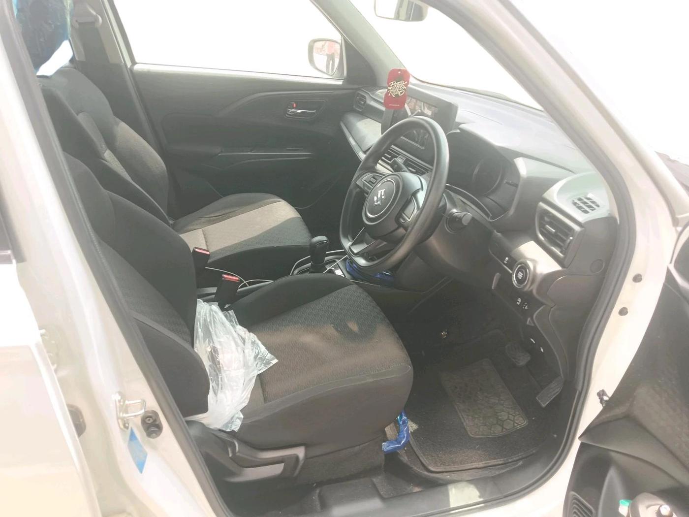 2026 Maruti Swift VXi (O) AMT, Petrol, Automatic, 5,248 km, interior