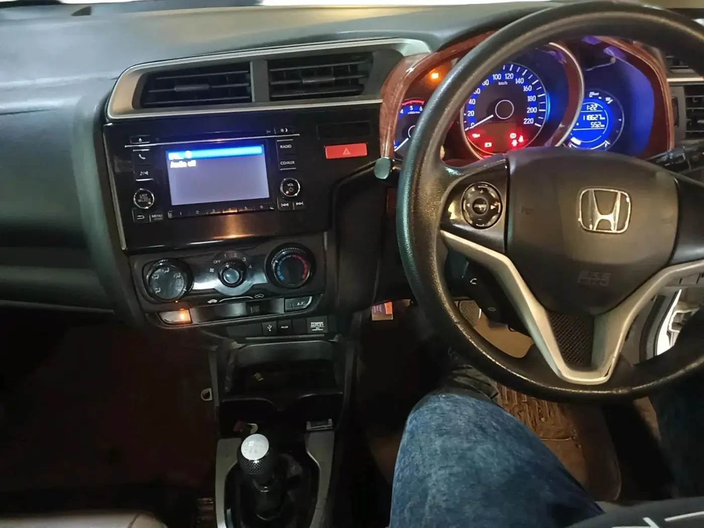 2015 Honda Jazz 1.5L I-DTEC SV, Diesel, Manual, 1,18,627 km, interior