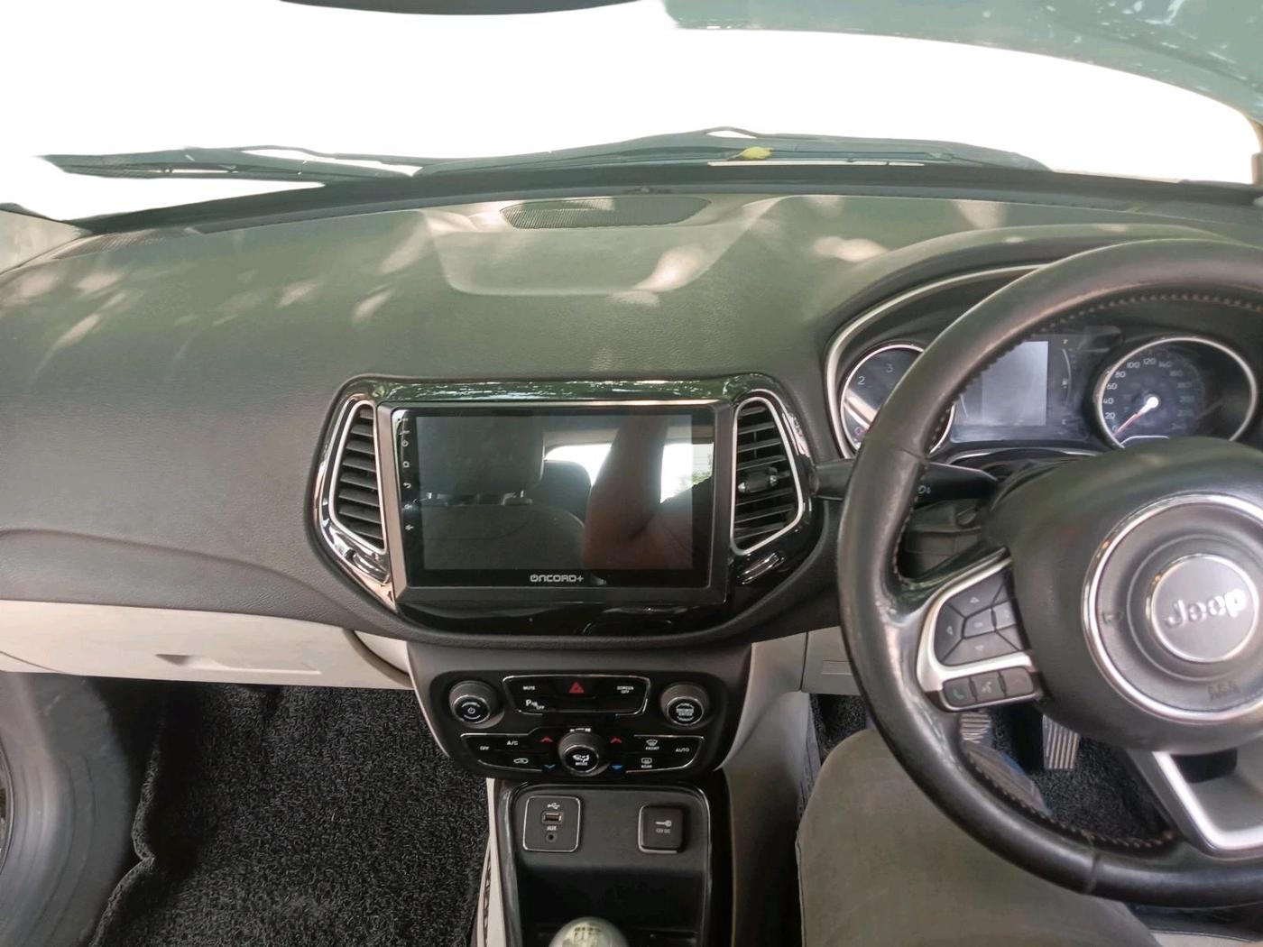 2018 Jeep Compass LIMITED (O) 2.0 DIESEL, Diesel, Manual, 2,17,861 km, interior