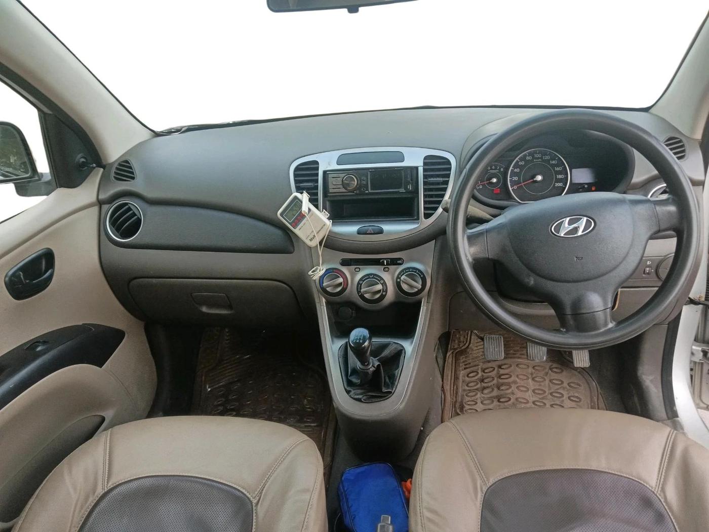 2012 Hyundai i10 ERA 1.1, Petrol, Manual, 67,690 km, interior