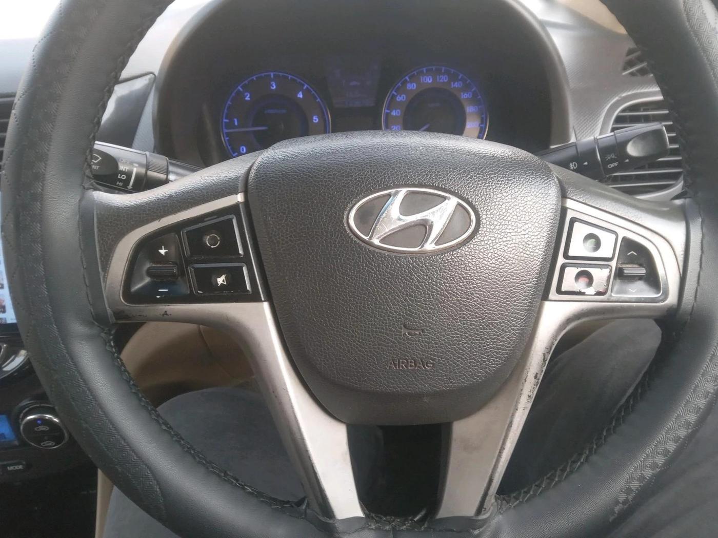 2012 Hyundai Verna FLUIDIC 1.6 CRDI, Diesel, Manual, 1,43,878 km, interior