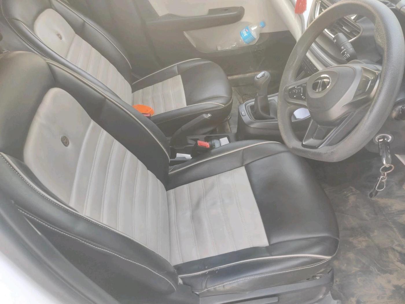 2024 Tata ALTROZ XM PETROL, Petrol, Manual, 27,920 km, interior