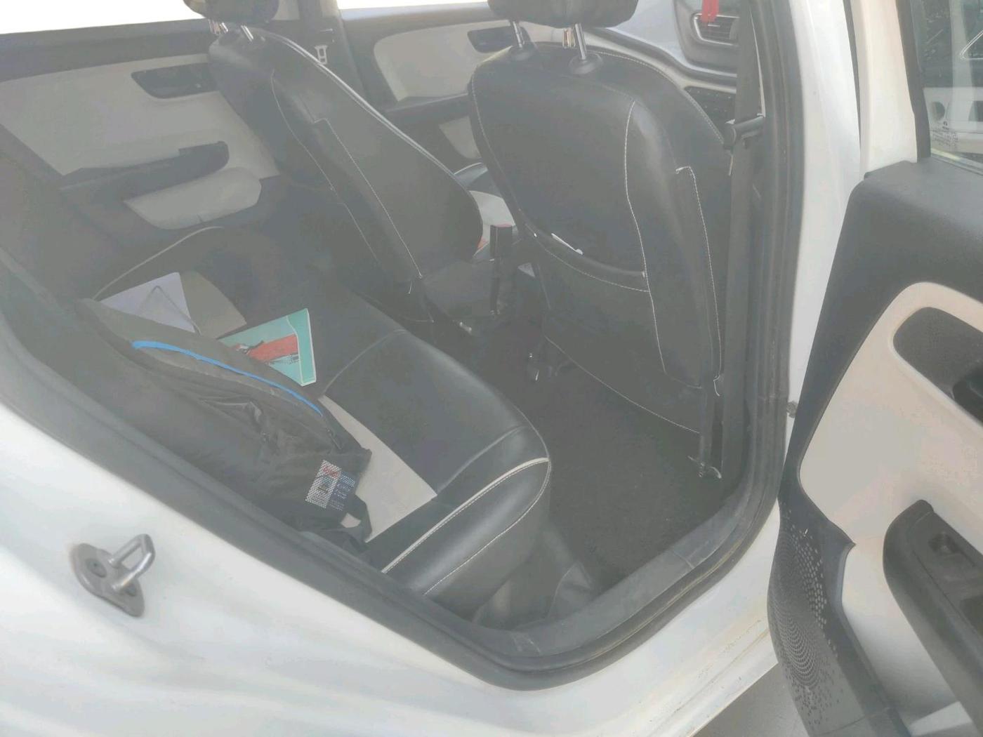 2024 Tata ALTROZ XM PETROL, Petrol, Manual, 27,920 km, interior