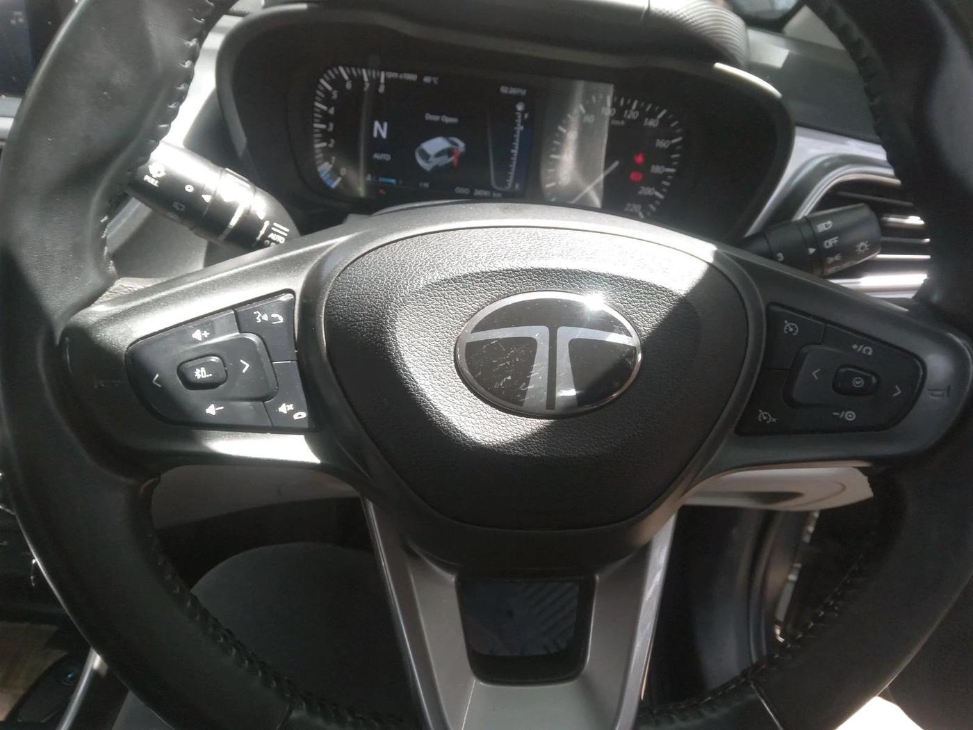 2024 Tata ALTROZ XZA, Petrol, Automatic, 24,741 km, interior