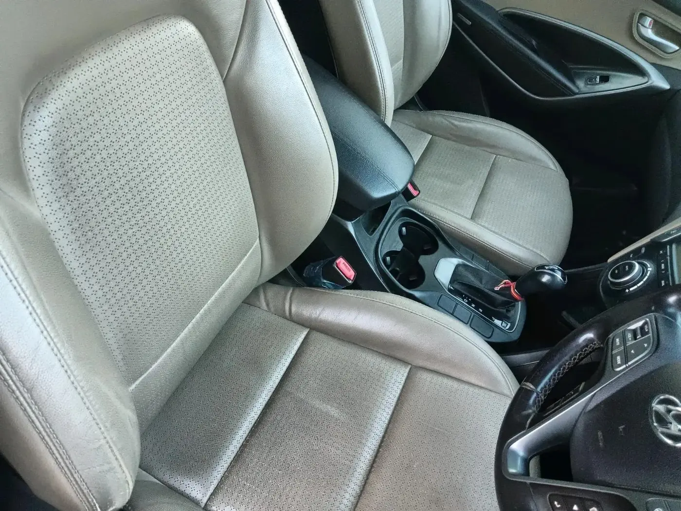 2014 Hyundai Santa Fe 2 WD AT, Diesel, Automatic, 1,18,627 km, interior