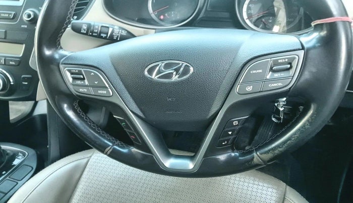 2014 Hyundai Santa Fe 2 WD AT, Diesel, Automatic, 94,235 km, interior