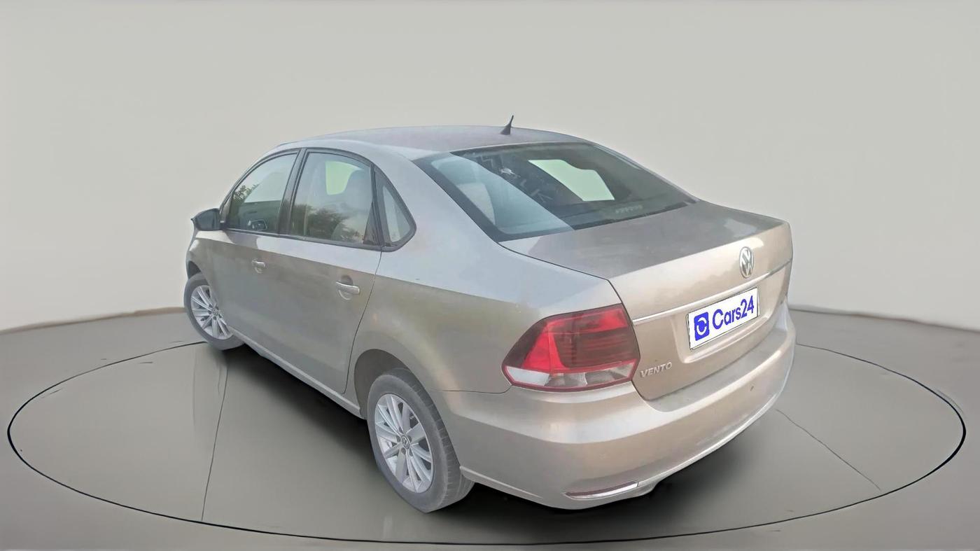 2016 Volkswagen Vento HIGHLINE 1.5 AT, Diesel, Automatic, 54,659 km, exterior