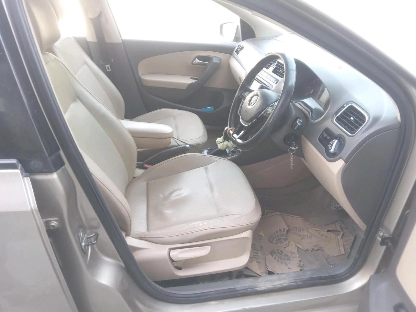 2016 Volkswagen Vento HIGHLINE 1.5 AT, Diesel, Automatic, 54,659 km, interior