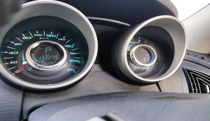 2016 Mahindra XUV500 W10 AWD AT, Diesel, Automatic, 1,33,279 km, interior