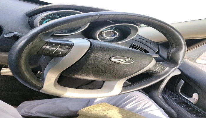 2016 Mahindra XUV500 W10 AWD AT, Diesel, Automatic, 1,33,279 km, interior