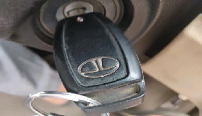 2014 Tata Safari Storme 2.2 LX 4X2, Diesel, Manual, 1,48,105 km, interior