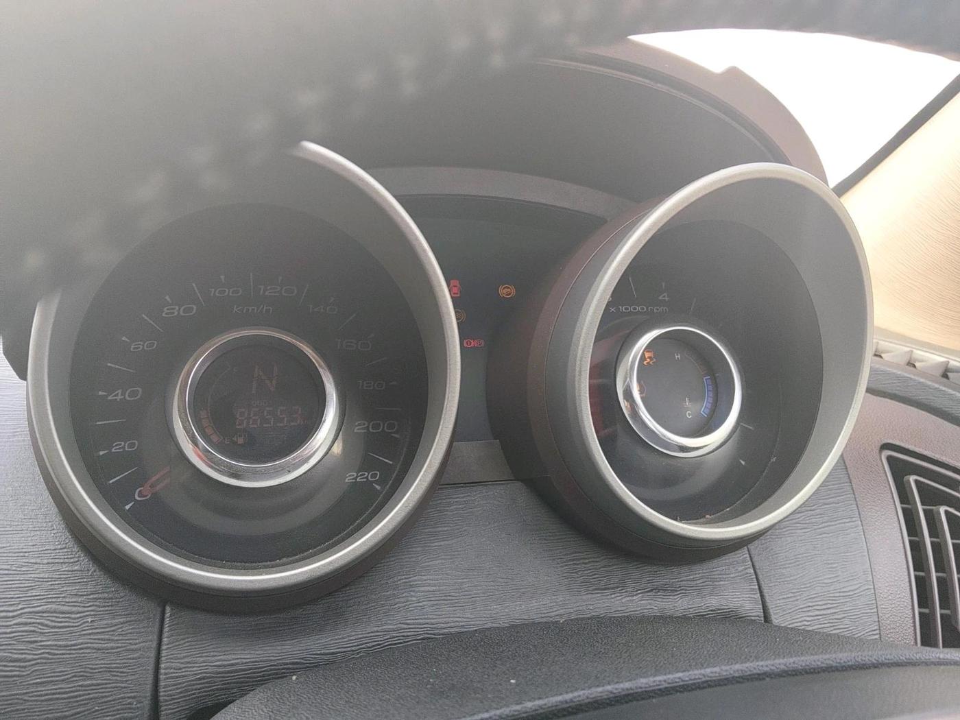 2012 Mahindra XUV500 W8, Diesel, Manual, 86,650 km, interior