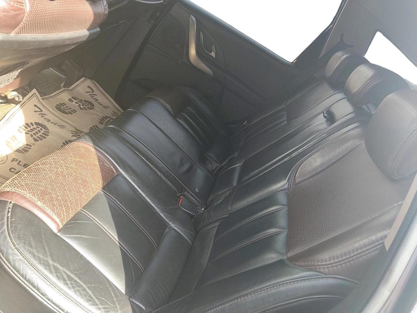 2012 Mahindra XUV500 W8, Diesel, Manual, 86,650 km, interior