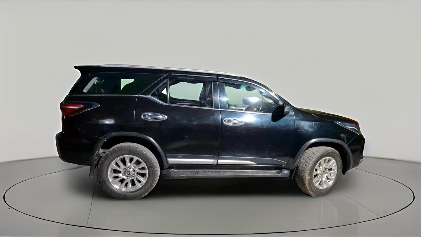 2021 Toyota Fortuner 4X4 AT 2.8 DIESEL, Diesel, Automatic, 2,69,874 km, exterior