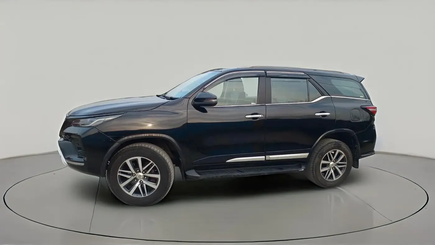 2017 Toyota Fortuner 2.8 4X4 AT, Diesel, Automatic, 1,20,209 km, exterior