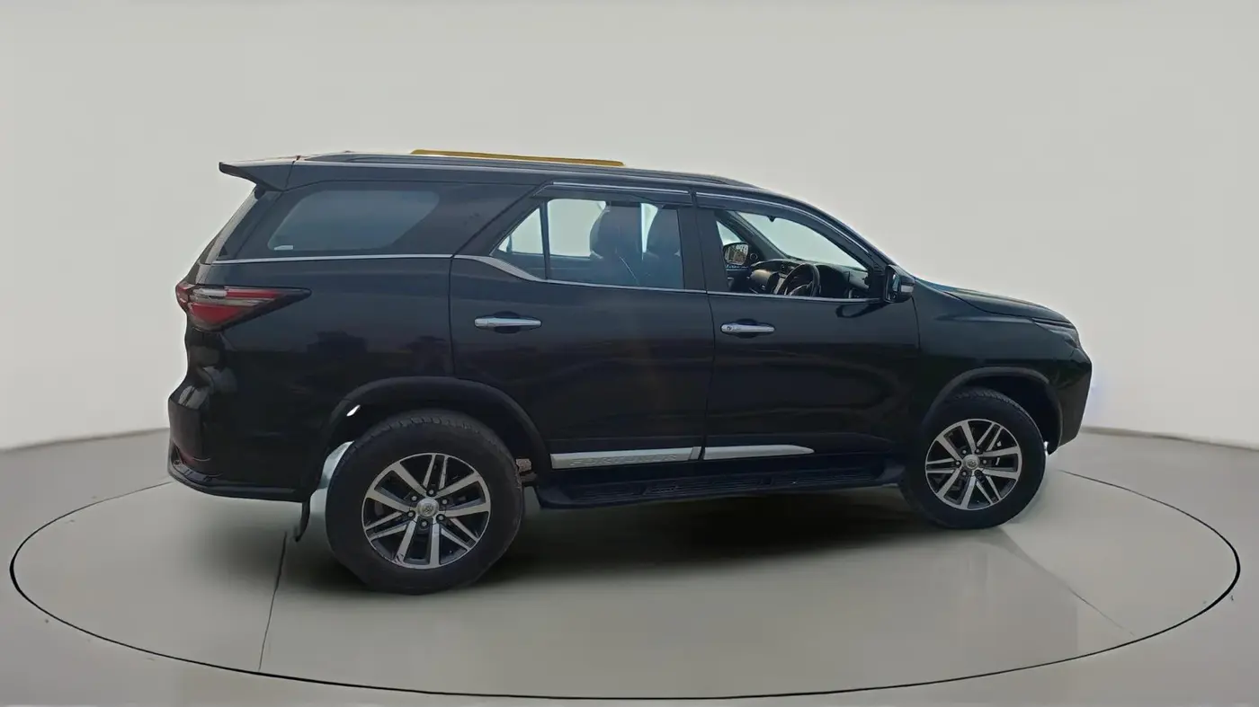 2017 Toyota Fortuner 2.8 4X4 AT, Diesel, Automatic, 1,20,209 km, exterior