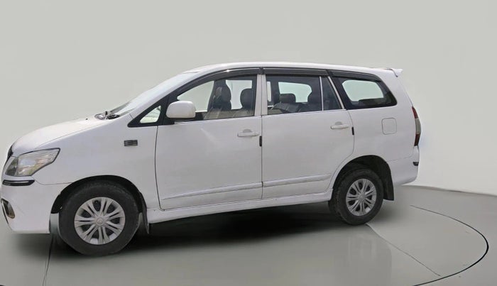 2016 Toyota Innova 2.5 GX 7 STR, Diesel, Manual, 2,51,437 km, exterior