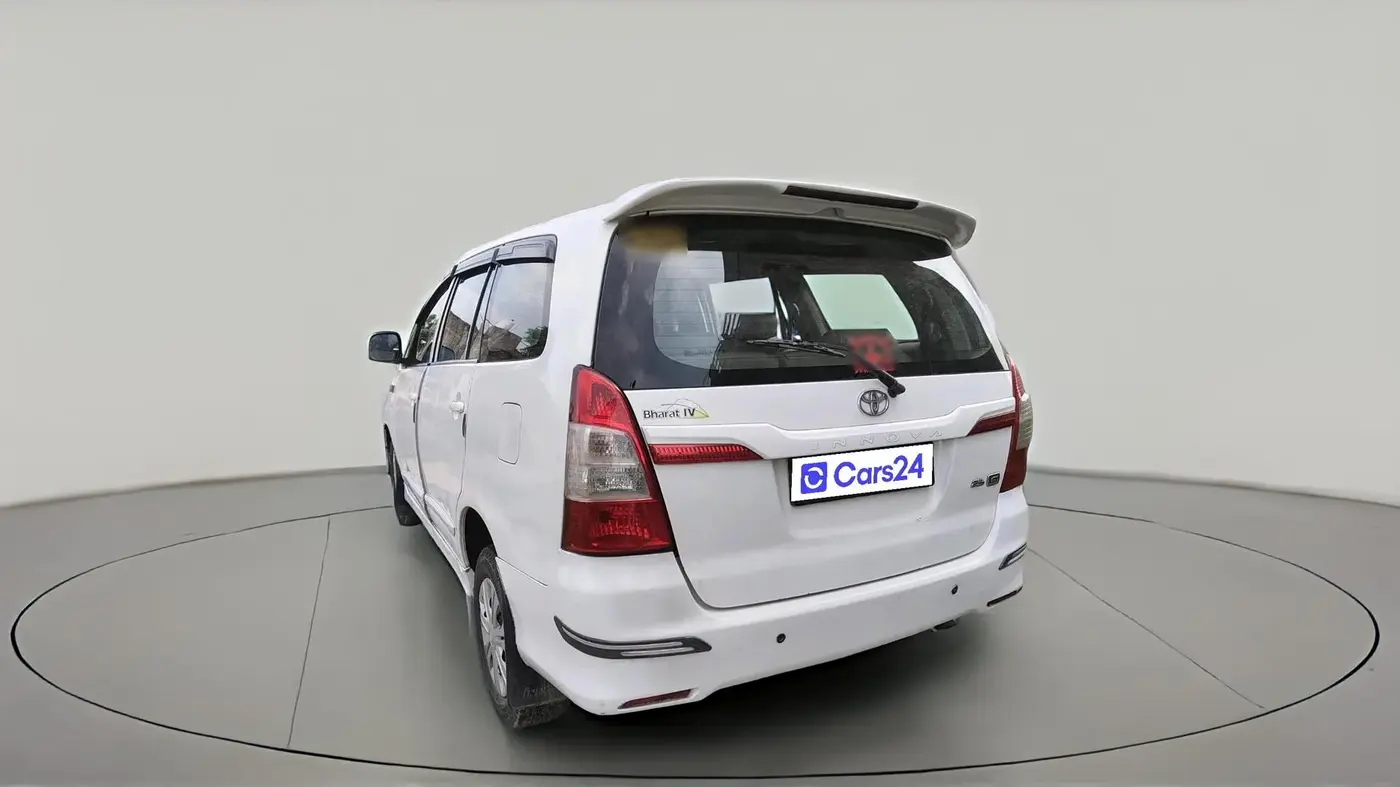 2016 Toyota Innova 2.5 GX 7 STR, Diesel, Manual, 2,51,437 km, exterior
