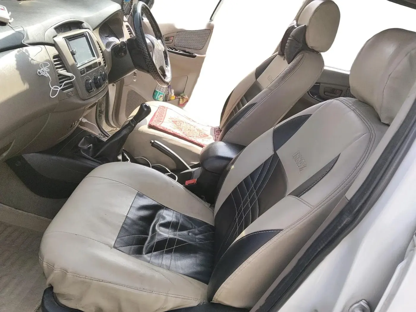 2016 Toyota Innova 2.5 GX 7 STR, Diesel, Manual, 2,51,437 km, interior