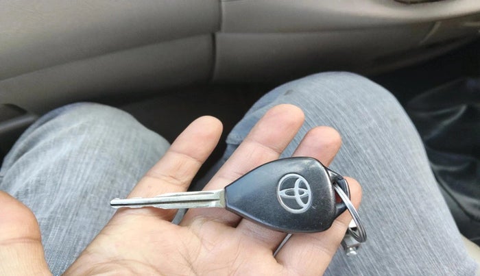 2016 Toyota Innova 2.5 GX 7 STR, Diesel, Manual, 2,51,437 km, interior