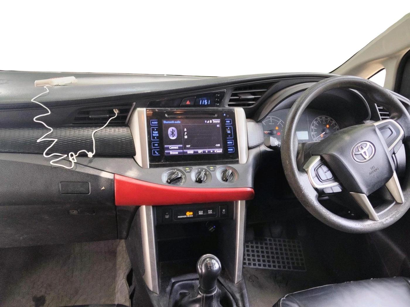 2020 Toyota Innova Crysta 2.4 G 8 STR, Diesel, Manual, 70,148 km, interior
