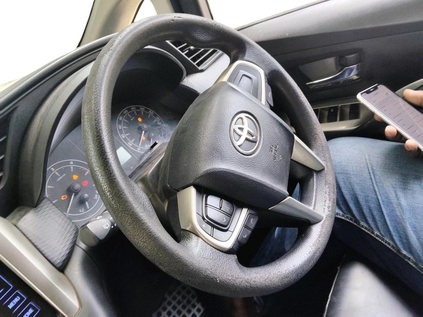2020 Toyota Innova Crysta 2.4 G 8 STR, Diesel, Manual, 70,148 km, interior