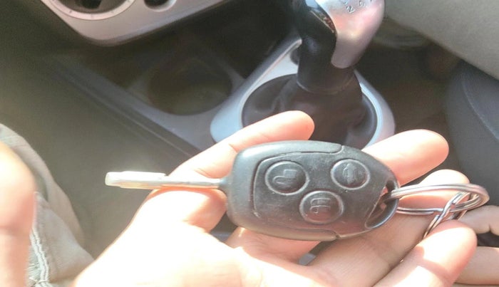 2013 Ford Figo ZXI 1.2 PETROL, Petrol, Manual, 1,29,310 km, interior