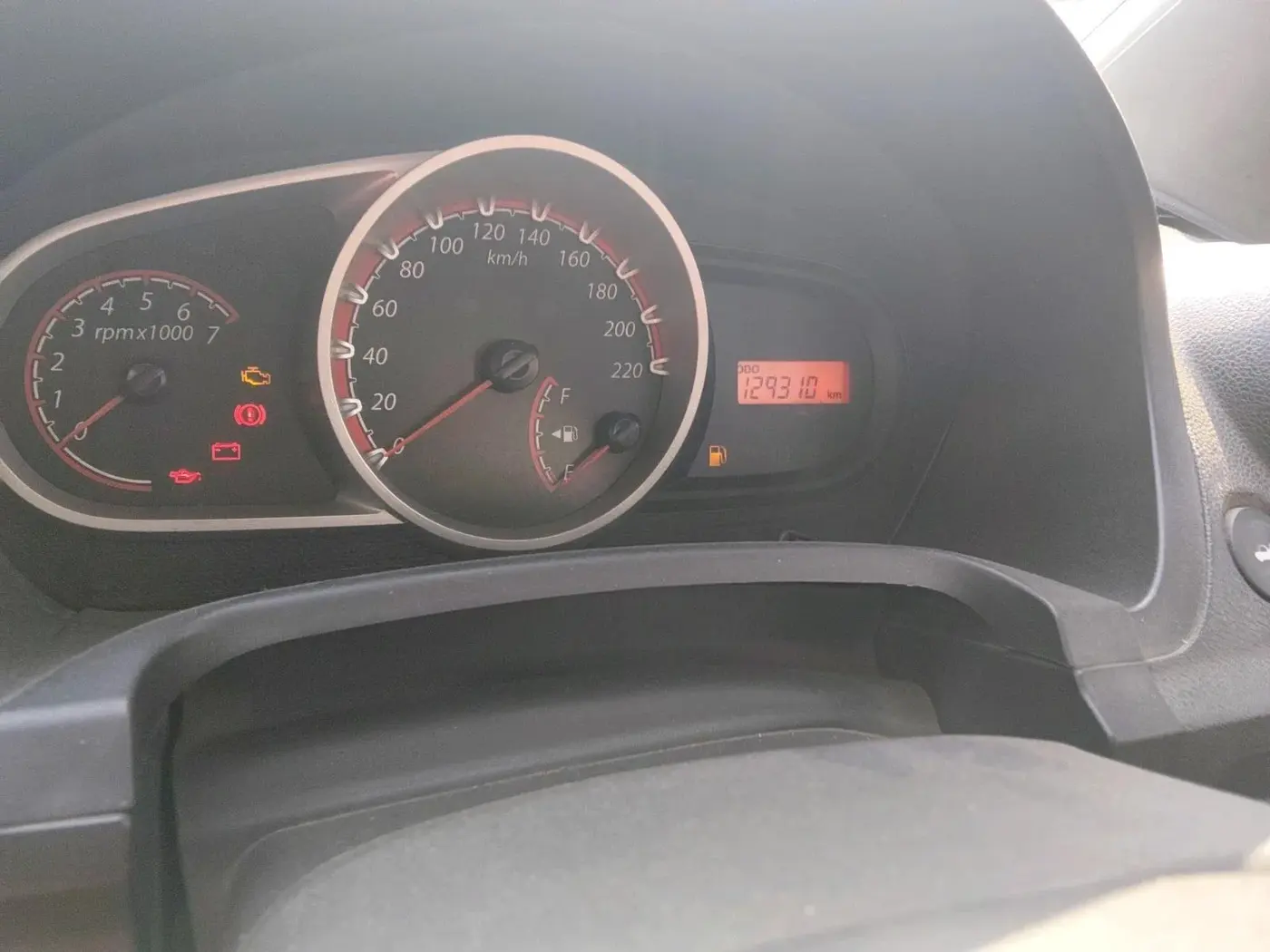 2013 Ford Figo ZXI 1.2 PETROL, Petrol, Manual, 1,29,310 km, interior