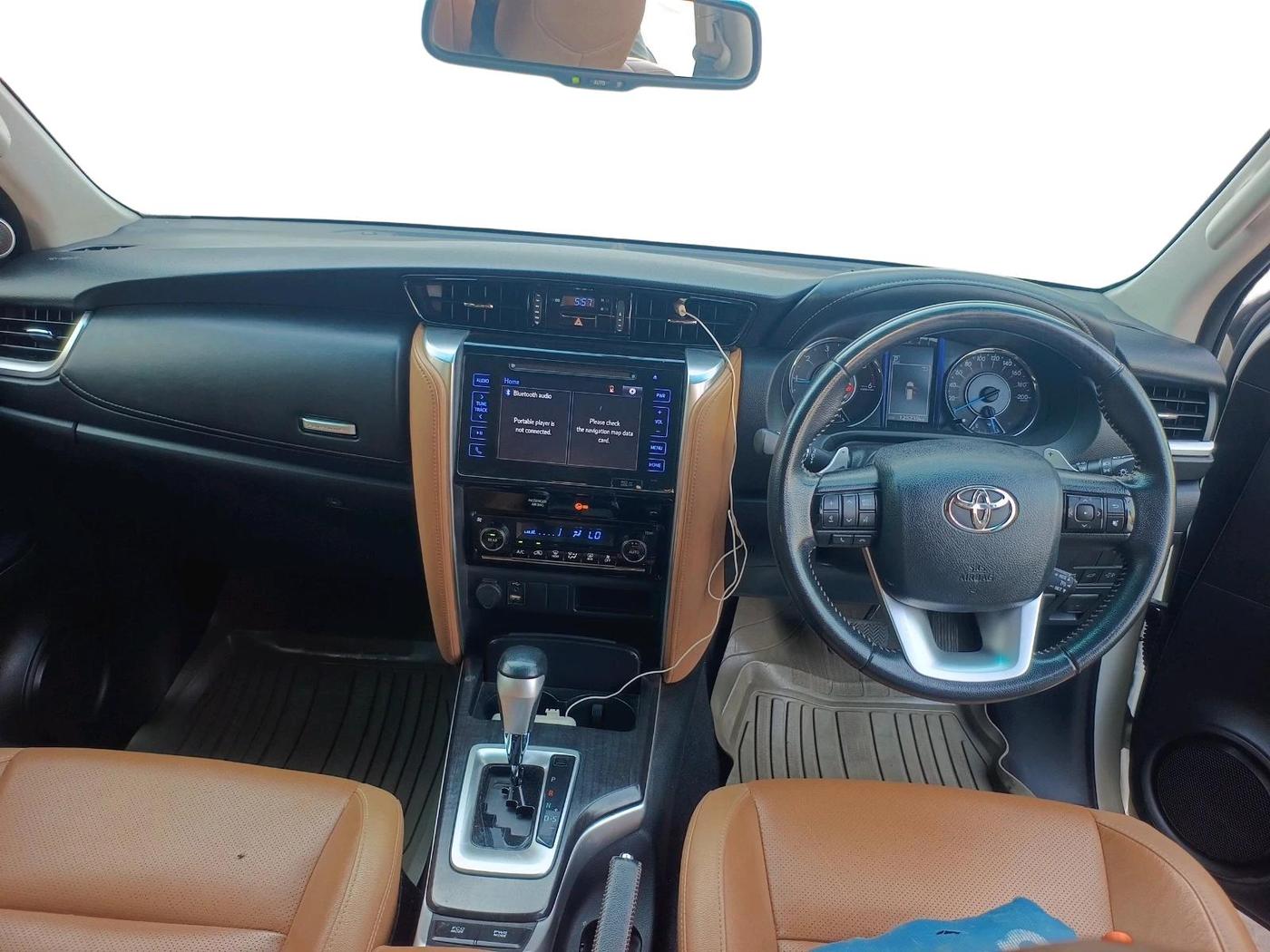 2020 Toyota Fortuner 2.8 4X2 AT, Diesel, Automatic, 1,25,240 km, interior
