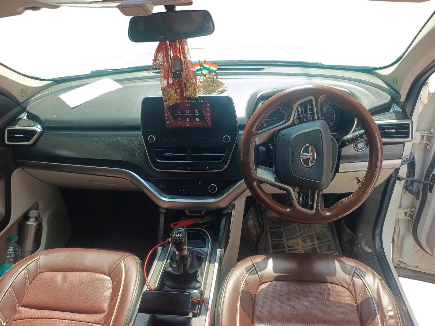 2022 Tata Safari XT, Diesel, Manual, 1,92,134 km, interior