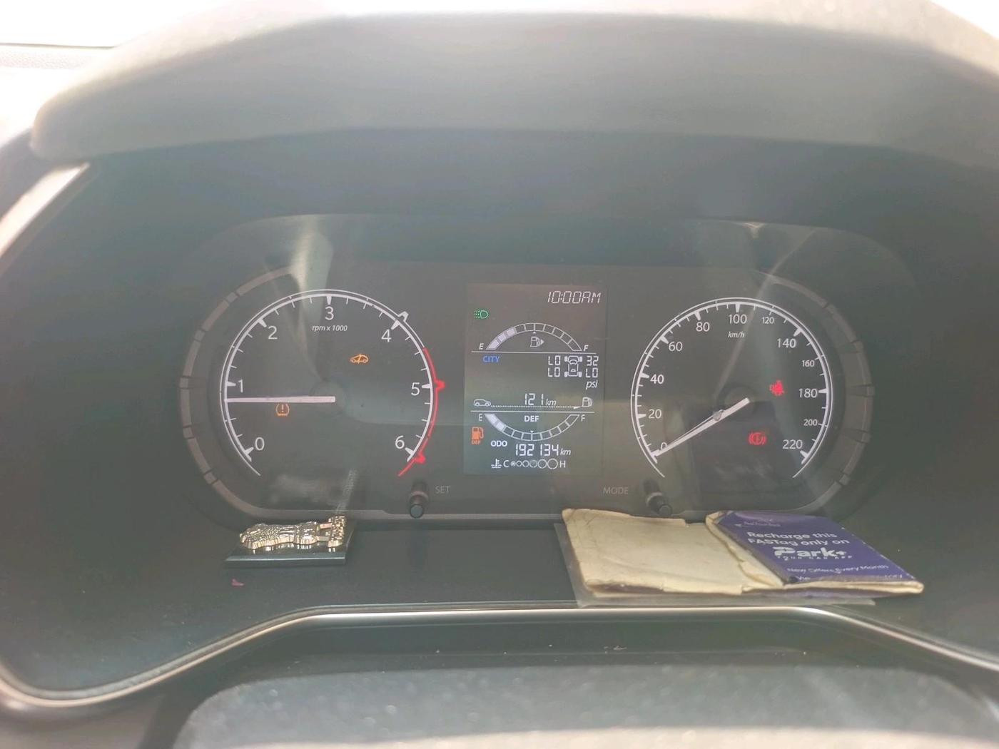 2022 Tata Safari XT, Diesel, Manual, 1,92,134 km, interior