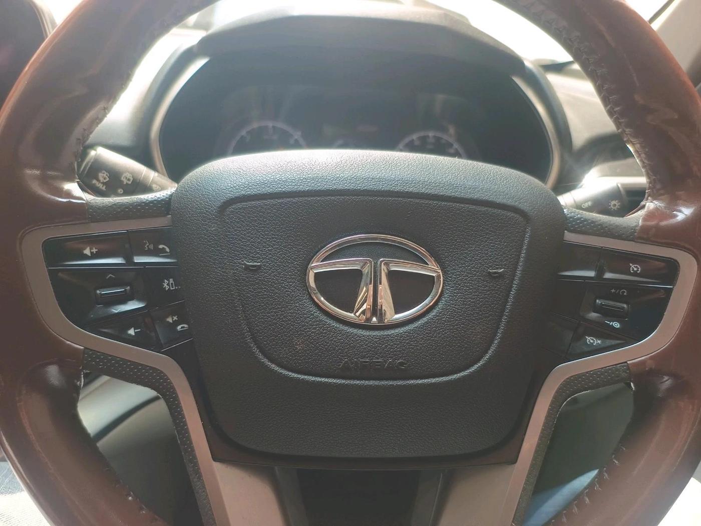 2022 Tata Safari XT, Diesel, Manual, 1,92,134 km, interior