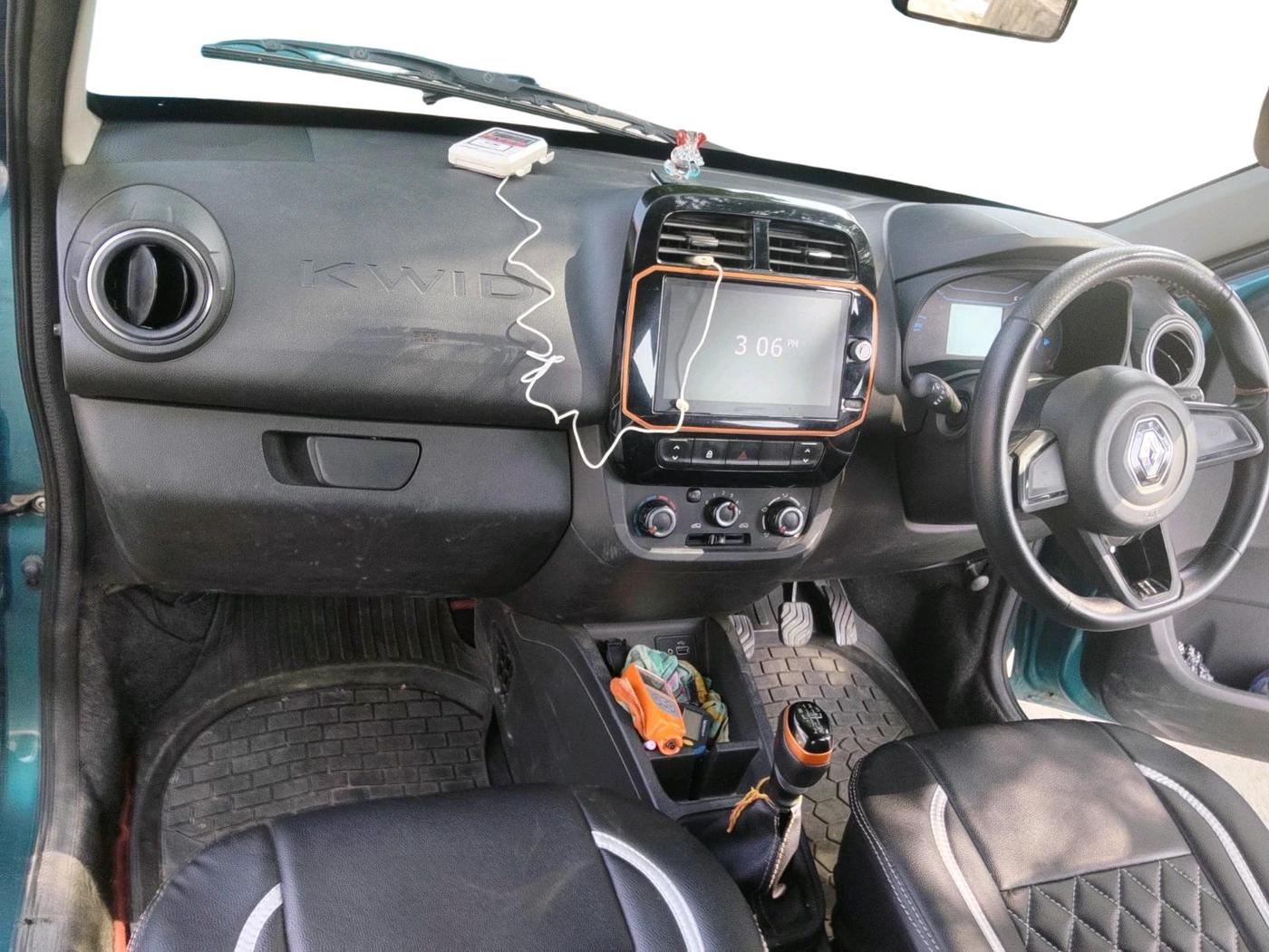2021 Renault Kwid CLIMBER 1.0 (O), Petrol, Manual, 36,228 km, interior