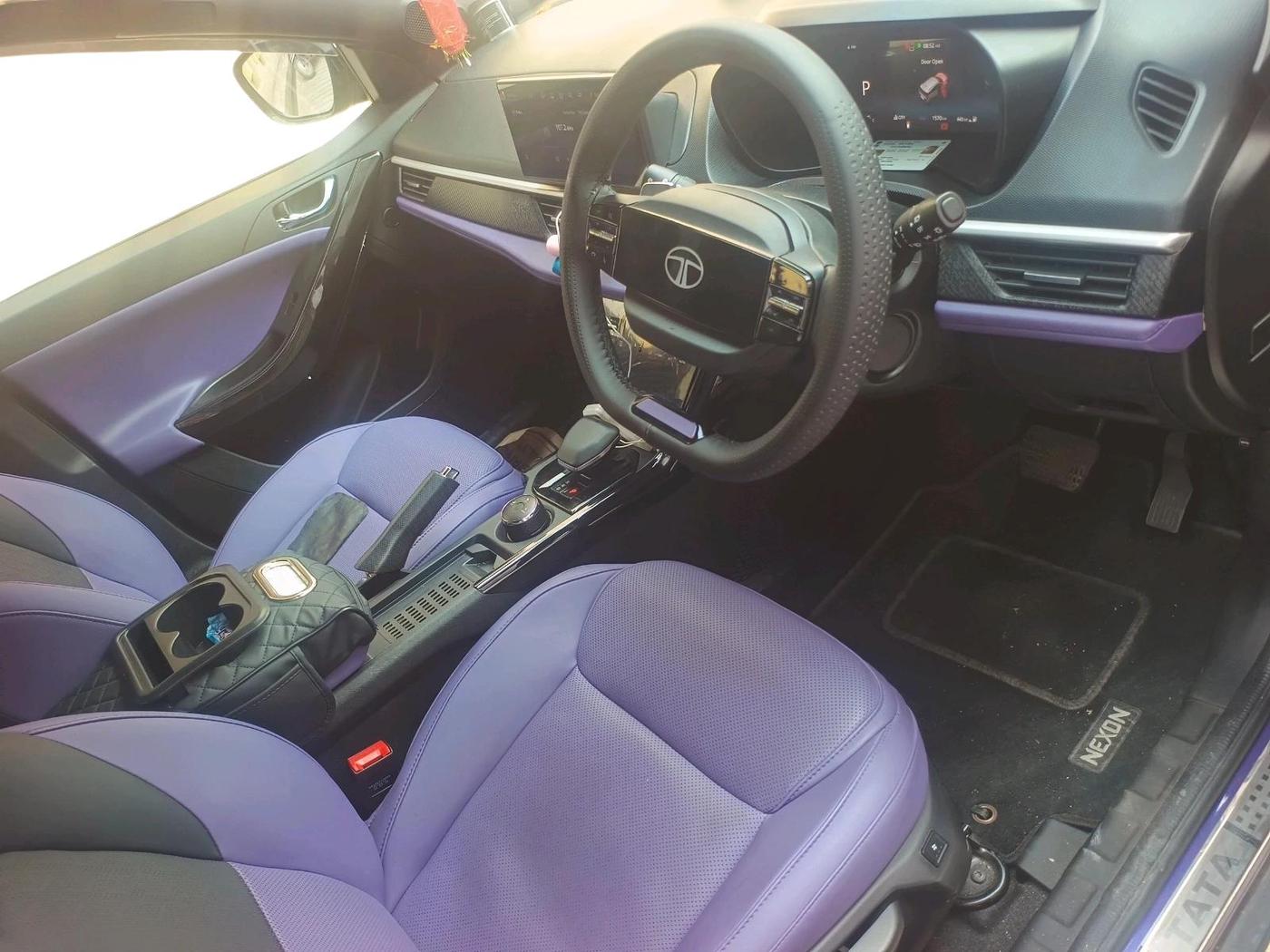 2024 Tata NEXON Fearless Plus Purple DCA Dual Tone 1.2 Petrol, Petrol, Automatic, 1,570 km, interior