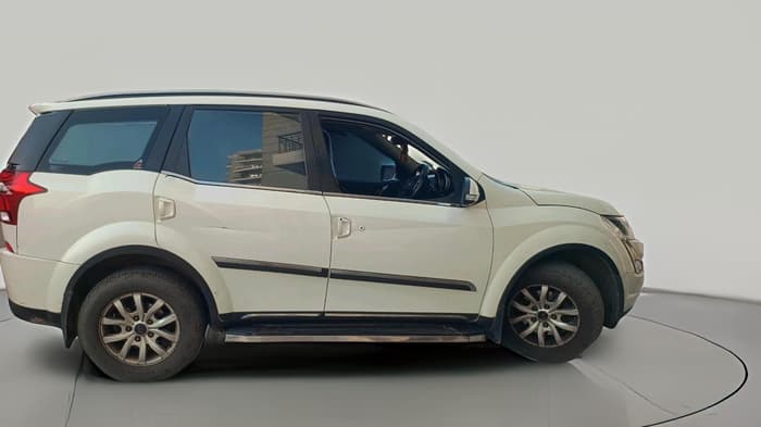 2018 Mahindra XUV500 W11 AT, Diesel, Automatic, 1,52,538 km, exterior