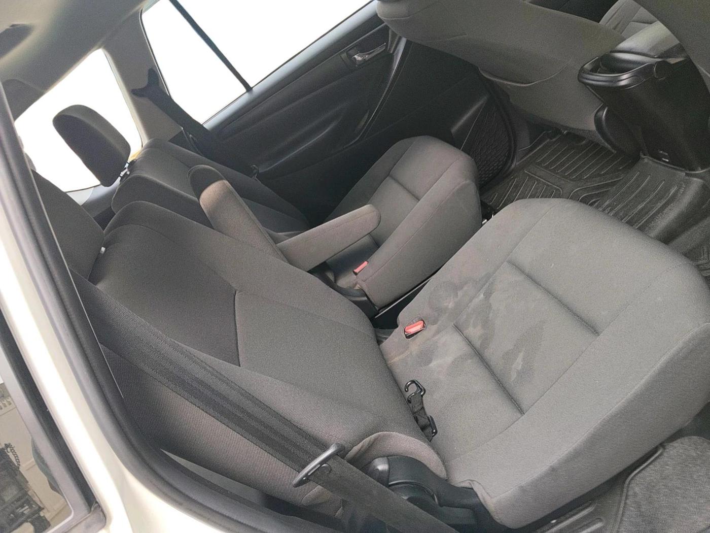2023 Toyota Innova Crysta 2.4 GX 7STR, Diesel, Manual, 75,950 km, interior