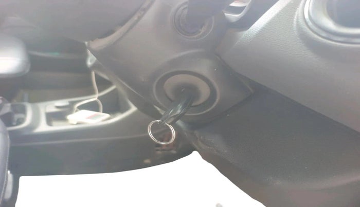 2017 Renault Kwid RXT 0.8, Petrol, Manual, 62,894 km, interior