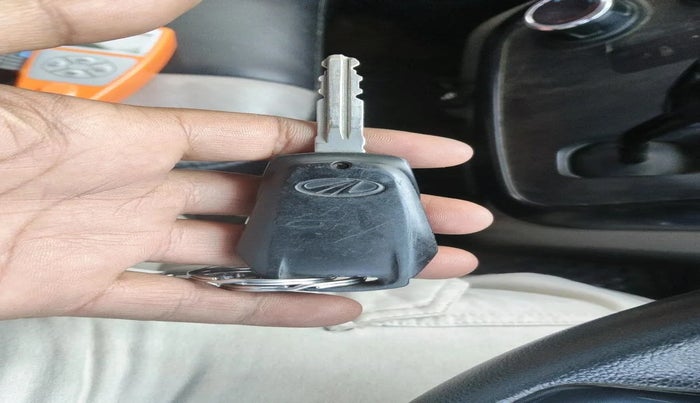 2016 Mahindra Kuv100 K4 D 6 STR, Diesel, Manual, 81,797 km, interior