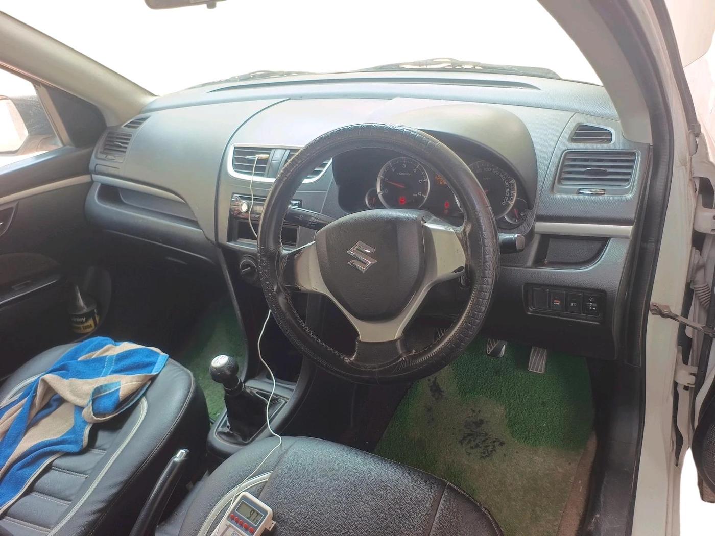 2013 Maruti Swift VDI, Diesel, Manual, 1,37,121 km, interior