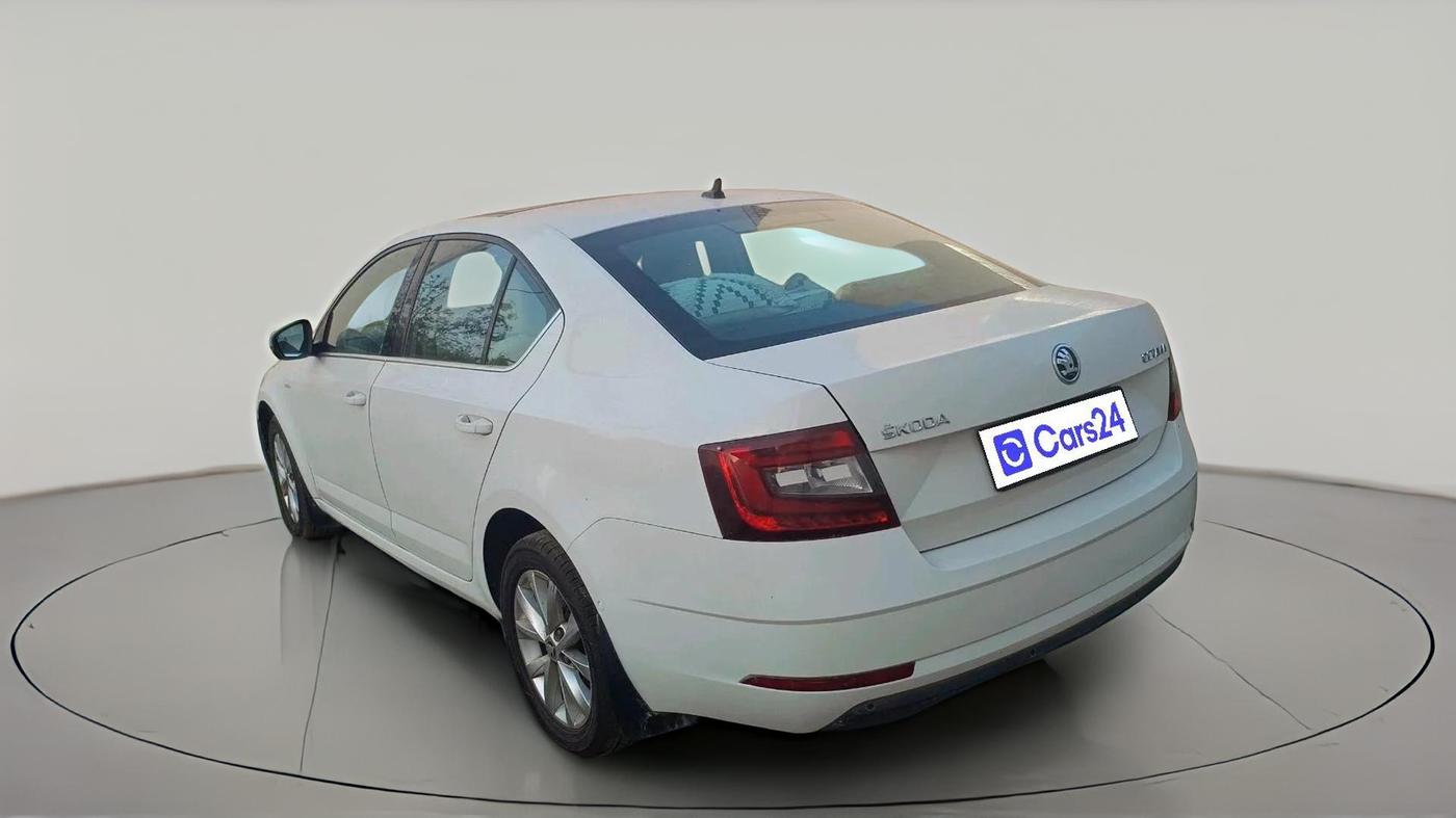 2018 Skoda Octavia 2.0 TDI L&K AT, Diesel, Automatic, 1,54,089 km, exterior