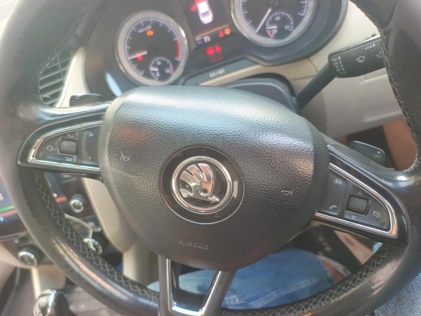 2018 Skoda Octavia 2.0 TDI L&K AT, Diesel, Automatic, 1,54,089 km, interior