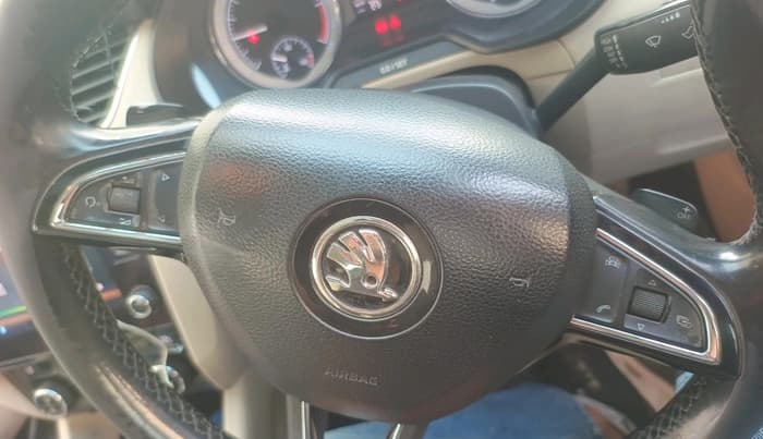 2018 Skoda Octavia 2.0 TDI L&K AT, Diesel, Automatic, 1,54,089 km, interior