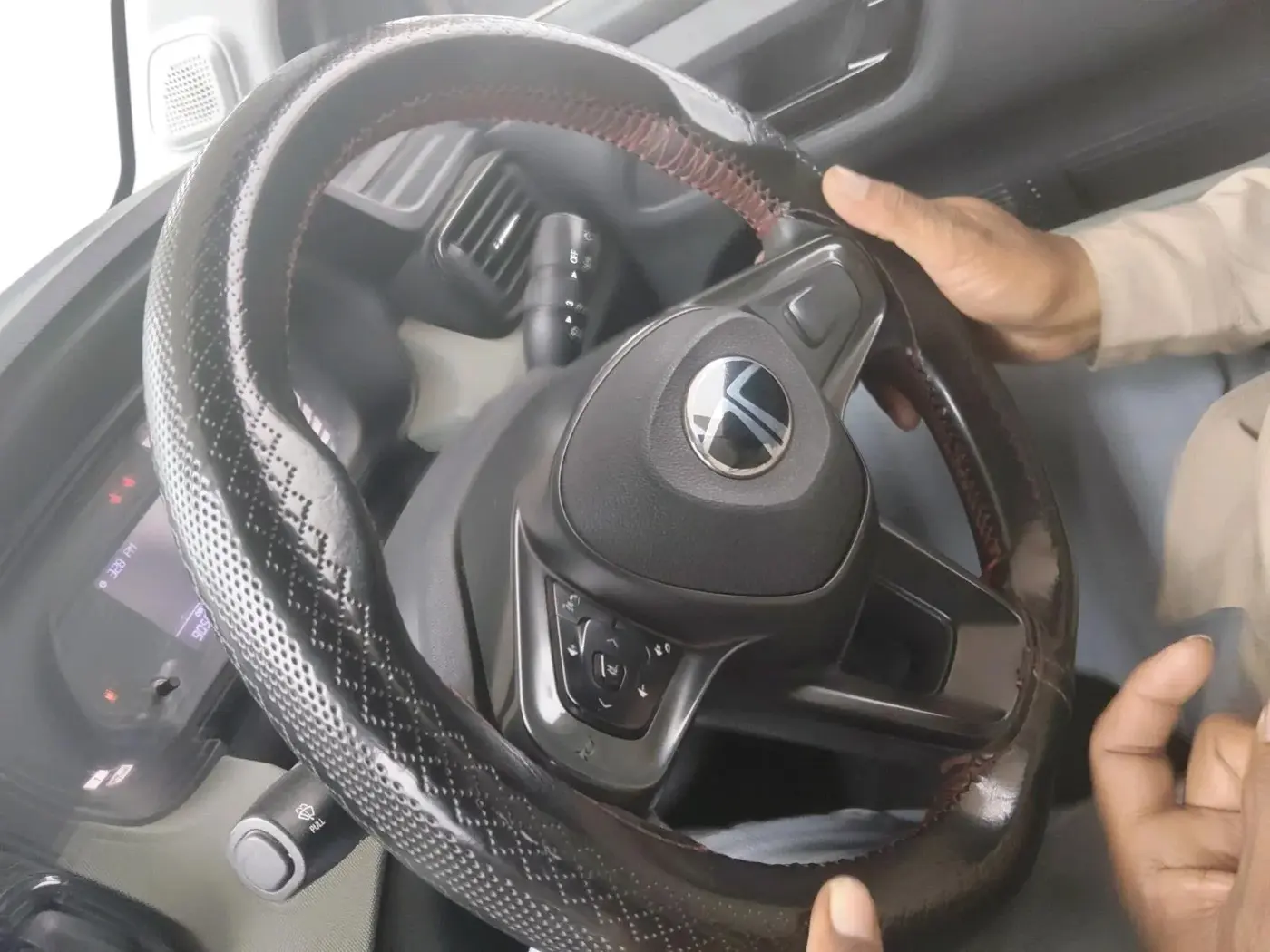 2024 Tata PUNCH ADVENTURE RHYTHM CNG, CNG, Manual, 90,589 km, interior