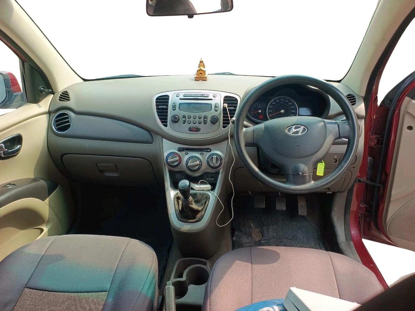 2015 Hyundai i10 SPORTZ 1.1, Petrol, Manual, 87,729 km, interior