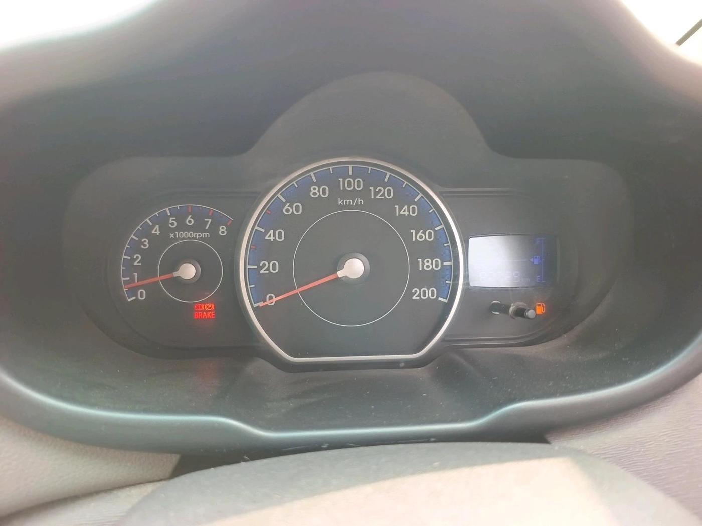 2015 Hyundai i10 SPORTZ 1.1, Petrol, Manual, 87,729 km, interior
