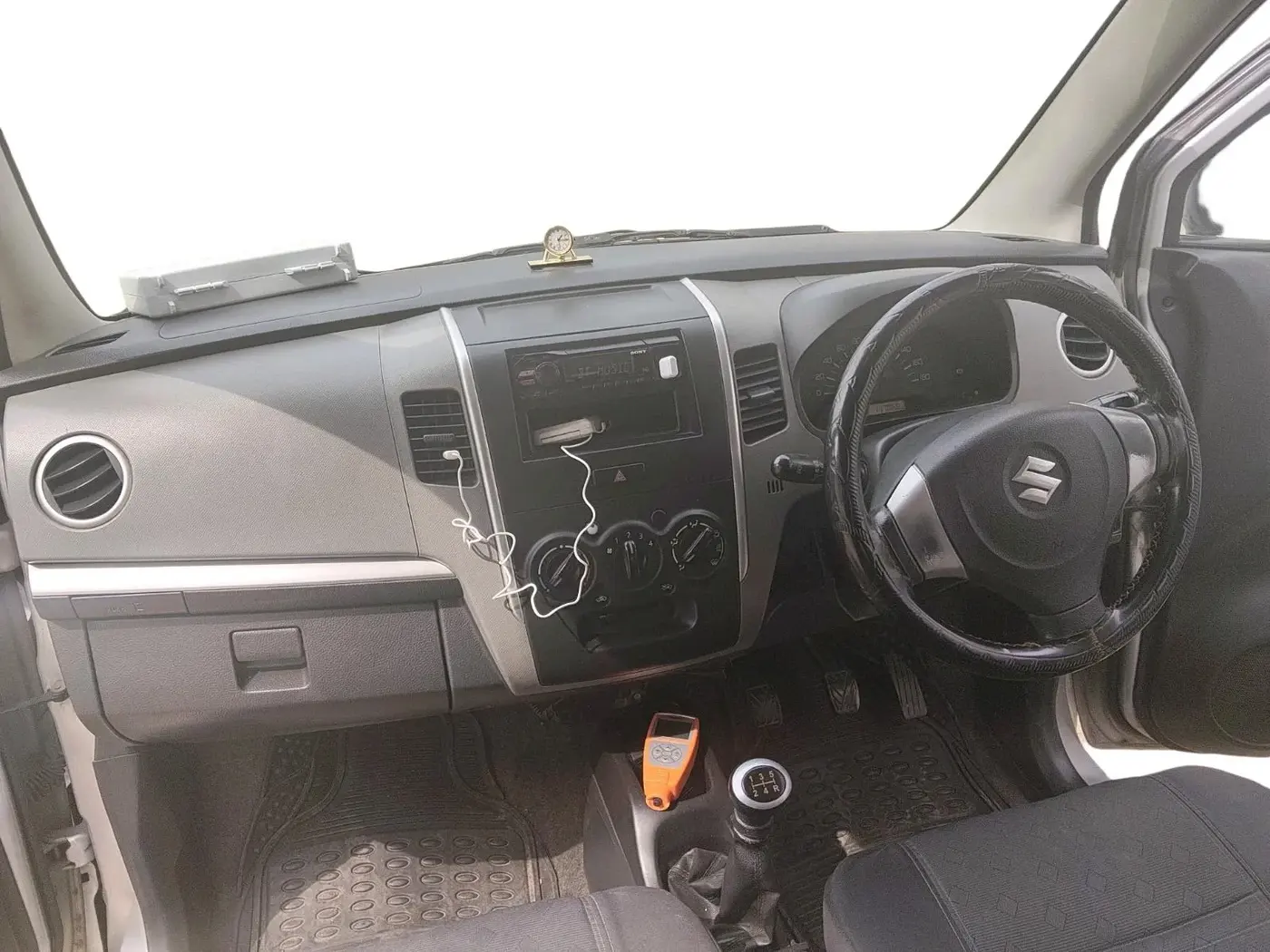 2011 Maruti Wagon R 1.0 LXI CNG, CNG, Manual, 1,17,068 km, interior