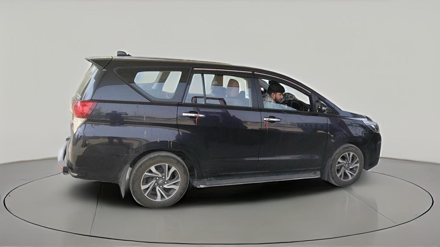 2022 Toyota Innova Crysta 2.7 VX 7 STR, Petrol, Manual, 24,751 km, exterior